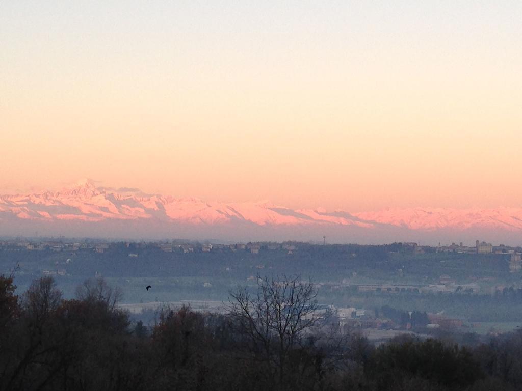 Ecolodge Langhe Cherasco Bagian luar foto