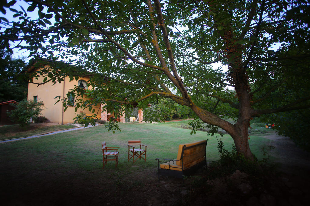 Ecolodge Langhe Cherasco Bagian luar foto