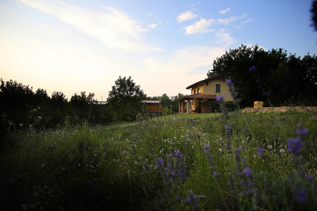 Ecolodge Langhe Cherasco Bagian luar foto