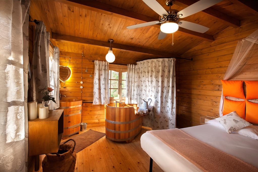 Ecolodge Langhe Cherasco Bagian luar foto