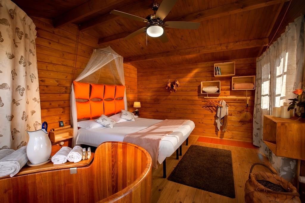 Ecolodge Langhe Cherasco Bagian luar foto