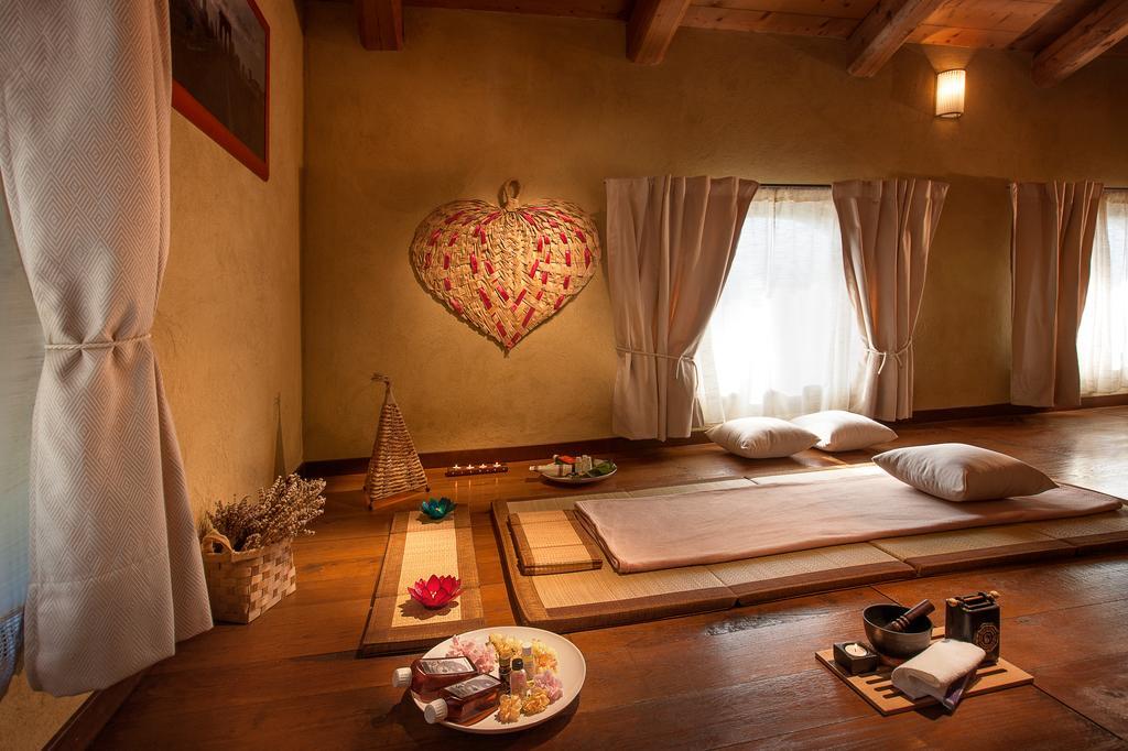 Ecolodge Langhe Cherasco Bagian luar foto